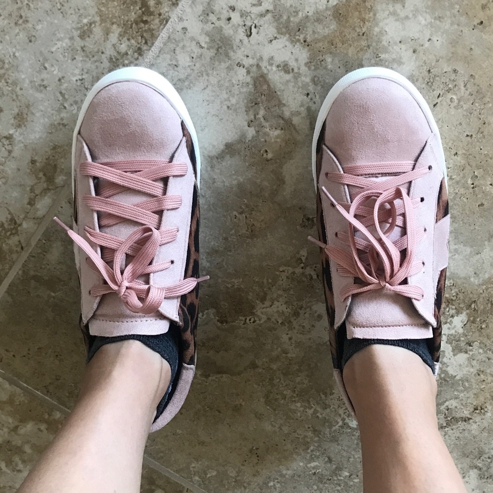 1 left💕 Pink Leopard and Star Fashion Sneakers - Picture 9 of 10
